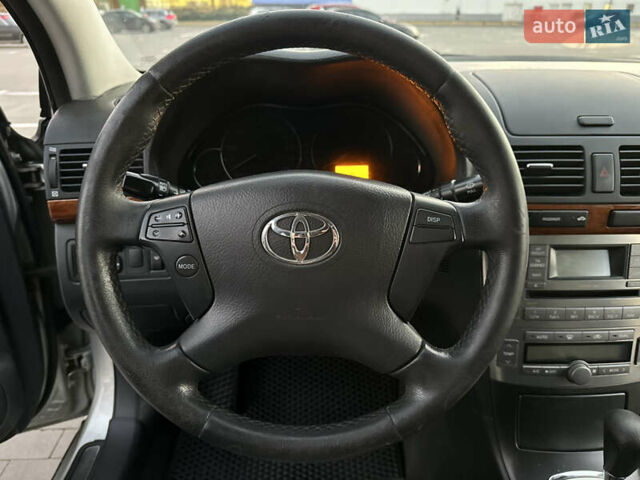 Серый Тойота Авенсис, объемом двигателя 1.79 л и пробегом 200 тыс. км за 5000 $, фото 44 на Automoto.ua