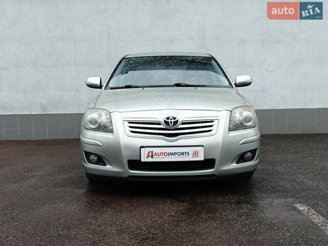 Серый Тойота Авенсис, объемом двигателя 1.79 л и пробегом 192 тыс. км за 7900 $, фото 1 на Automoto.ua