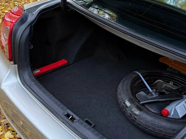 Серый Тойота Авенсис, объемом двигателя 1.8 л и пробегом 192 тыс. км за 8500 $, фото 5 на Automoto.ua