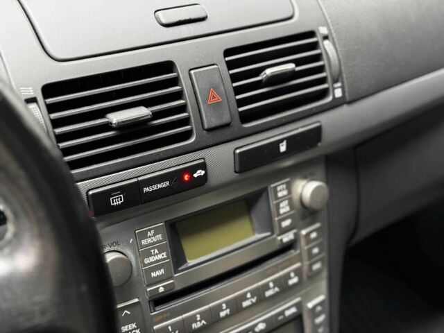 Сірий Тойота Авенсіс, об'ємом двигуна 1.8 л та пробігом 241 тис. км за 6940 $, фото 18 на Automoto.ua