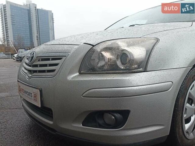 Серый Тойота Авенсис, объемом двигателя 1.79 л и пробегом 192 тыс. км за 7900 $, фото 2 на Automoto.ua