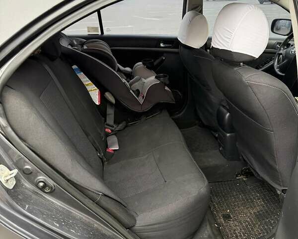 Серый Тойота Авенсис, объемом двигателя 1.79 л и пробегом 303 тыс. км за 5500 $, фото 11 на Automoto.ua