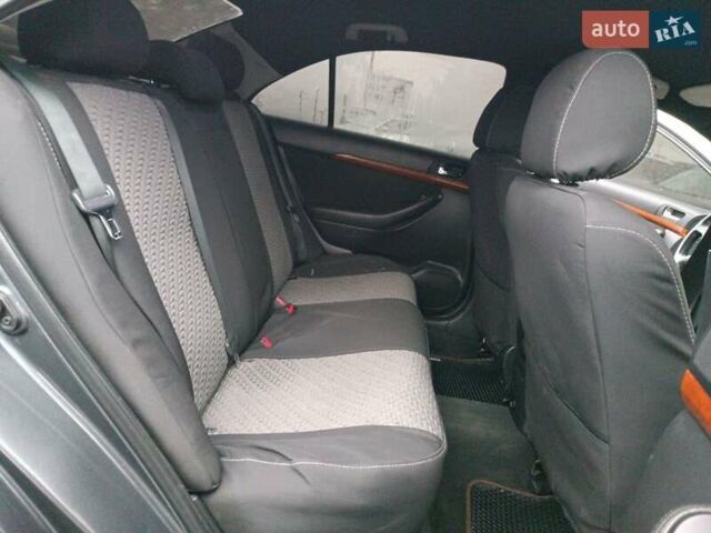 Серый Тойота Авенсис, объемом двигателя 2.2 л и пробегом 280 тыс. км за 7440 $, фото 32 на Automoto.ua