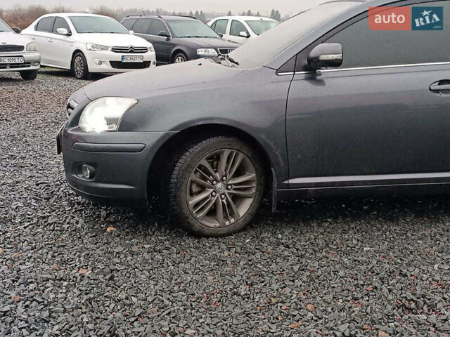 Серый Тойота Авенсис, объемом двигателя 2.2 л и пробегом 280 тыс. км за 7440 $, фото 2 на Automoto.ua