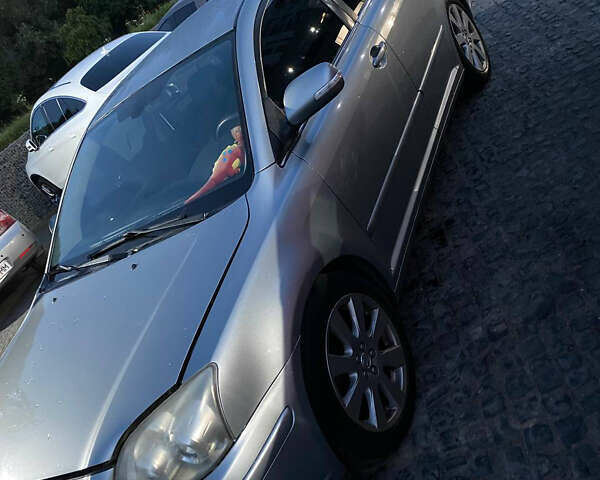 Серый Тойота Авенсис, объемом двигателя 2 л и пробегом 261 тыс. км за 6500 $, фото 3 на Automoto.ua