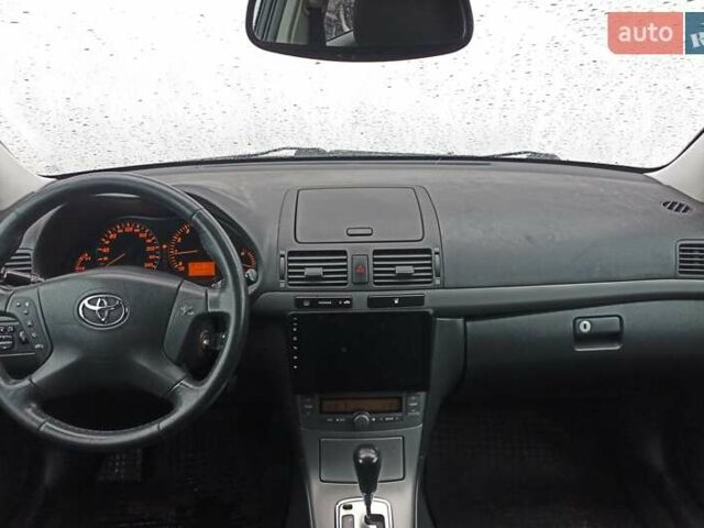 Серый Тойота Авенсис, объемом двигателя 1.79 л и пробегом 192 тыс. км за 7900 $, фото 11 на Automoto.ua