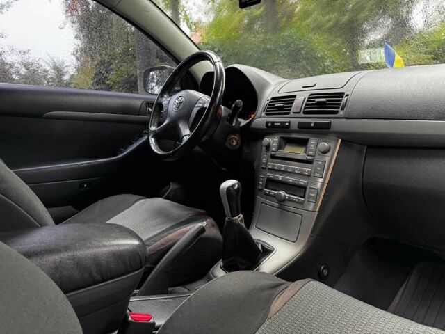 Сірий Тойота Авенсіс, об'ємом двигуна 1.8 л та пробігом 241 тис. км за 6940 $, фото 20 на Automoto.ua