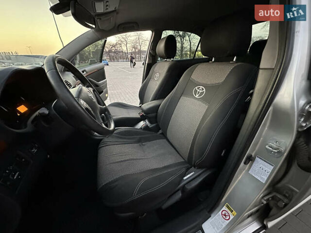 Серый Тойота Авенсис, объемом двигателя 1.79 л и пробегом 200 тыс. км за 5000 $, фото 40 на Automoto.ua