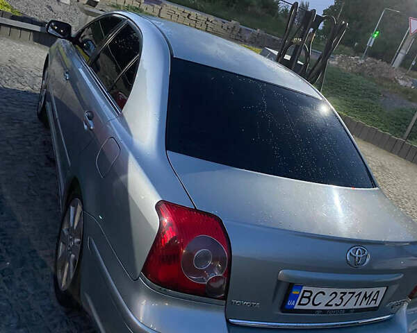 Серый Тойота Авенсис, объемом двигателя 2 л и пробегом 261 тыс. км за 6500 $, фото 5 на Automoto.ua