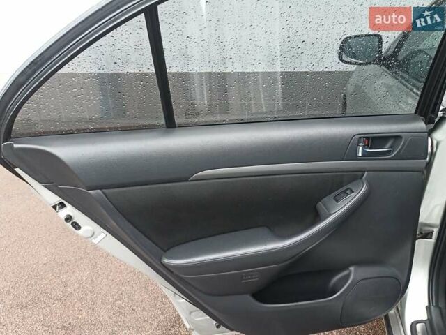 Серый Тойота Авенсис, объемом двигателя 1.79 л и пробегом 192 тыс. км за 7900 $, фото 20 на Automoto.ua