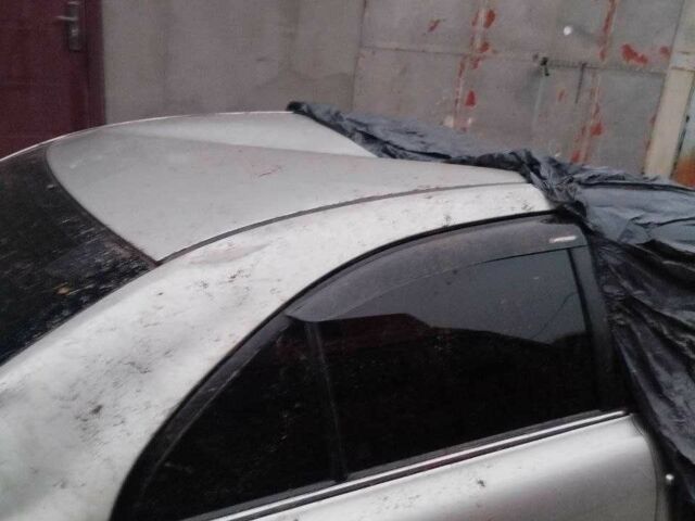 Сірий Тойота Авенсіс, об'ємом двигуна 1.6 л та пробігом 320 тис. км за 2500 $, фото 3 на Automoto.ua