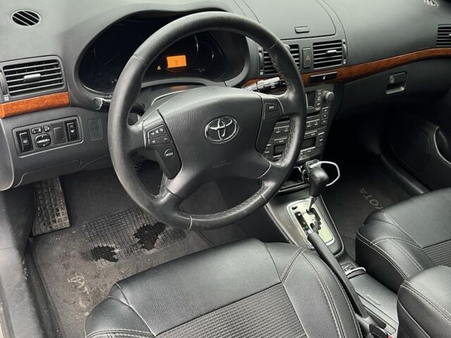 Сірий Тойота Авенсіс, об'ємом двигуна 1.8 л та пробігом 240 тис. км за 6800 $, фото 5 на Automoto.ua