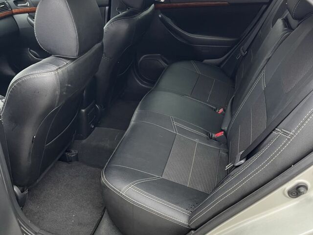 Сірий Тойота Авенсіс, об'ємом двигуна 1.8 л та пробігом 240 тис. км за 6800 $, фото 6 на Automoto.ua