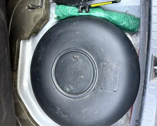 Сірий Тойота Авенсіс, об'ємом двигуна 1.79 л та пробігом 281 тис. км за 6500 $, фото 5 на Automoto.ua