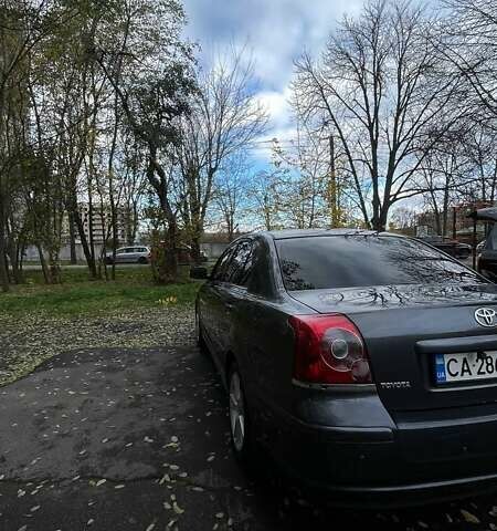 Серый Тойота Авенсис, объемом двигателя 2 л и пробегом 220 тыс. км за 7500 $, фото 9 на Automoto.ua