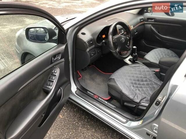 Серый Тойота Авенсис, объемом двигателя 1.8 л и пробегом 360 тыс. км за 6000 $, фото 7 на Automoto.ua