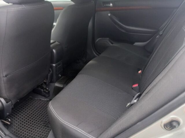 Серый Тойота Авенсис, объемом двигателя 1.8 л и пробегом 256 тыс. км за 6500 $, фото 4 на Automoto.ua