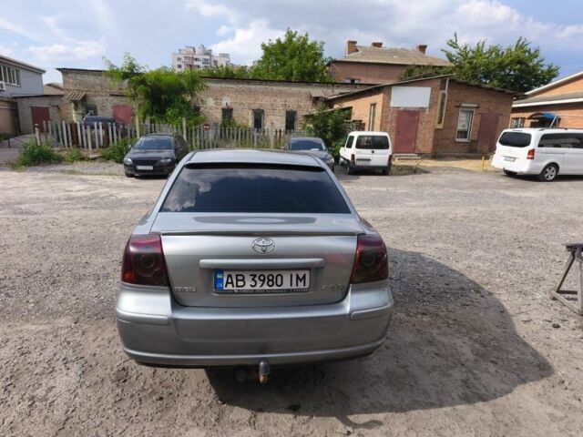 Серый Тойота Авенсис, объемом двигателя 2.2 л и пробегом 306 тыс. км за 6300 $, фото 4 на Automoto.ua