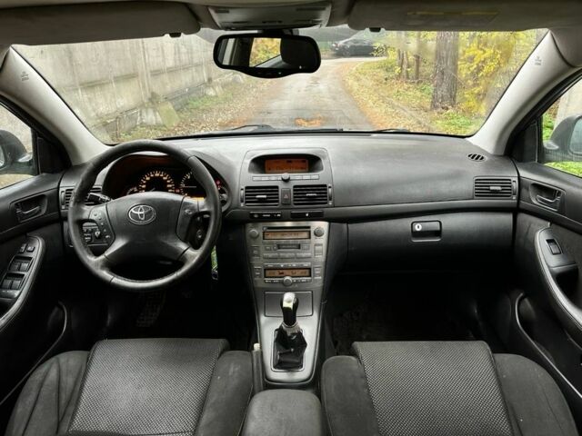 Серый Тойота Авенсис, объемом двигателя 2 л и пробегом 222 тыс. км за 2088 $, фото 6 на Automoto.ua
