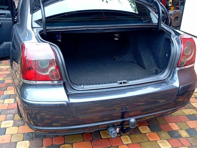 Сірий Тойота Авенсіс, об'ємом двигуна 1.8 л та пробігом 220 тис. км за 7500 $, фото 4 на Automoto.ua