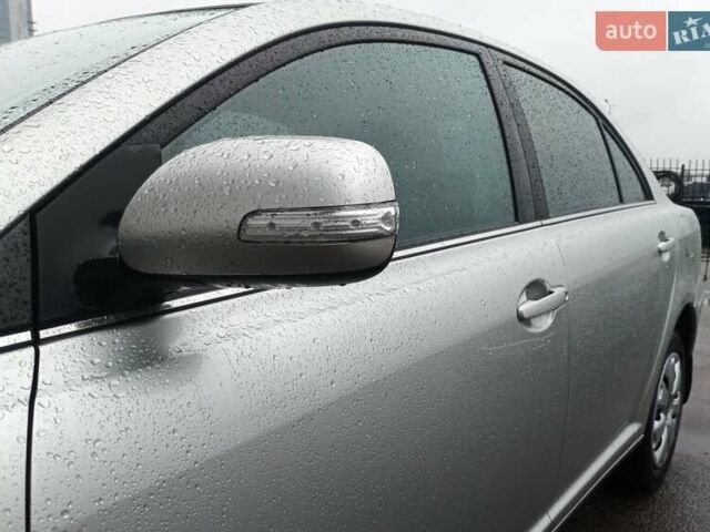 Серый Тойота Авенсис, объемом двигателя 1.79 л и пробегом 192 тыс. км за 7900 $, фото 6 на Automoto.ua