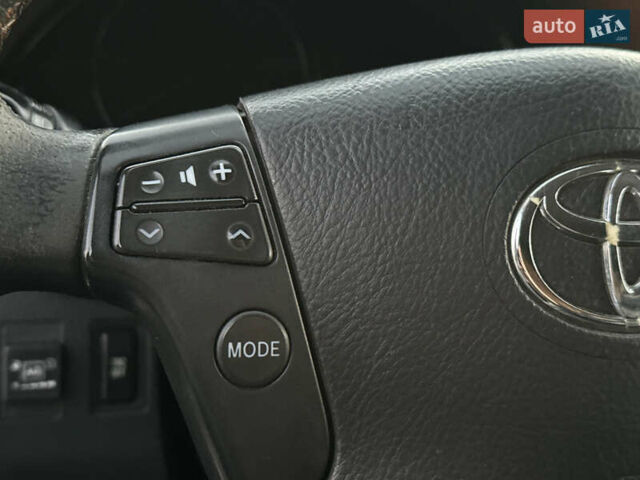 Серый Тойота Авенсис, объемом двигателя 1.79 л и пробегом 200 тыс. км за 5000 $, фото 45 на Automoto.ua
