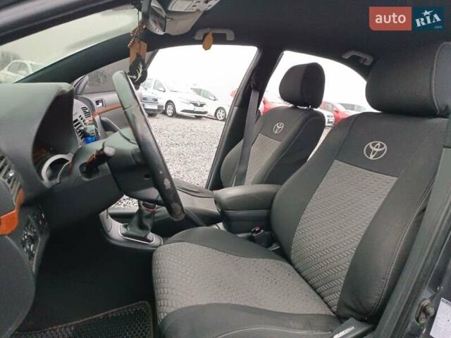 Серый Тойота Авенсис, объемом двигателя 2.2 л и пробегом 280 тыс. км за 7440 $, фото 25 на Automoto.ua
