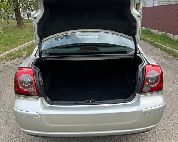 Серый Тойота Авенсис, объемом двигателя 2 л и пробегом 254 тыс. км за 5997 $, фото 9 на Automoto.ua