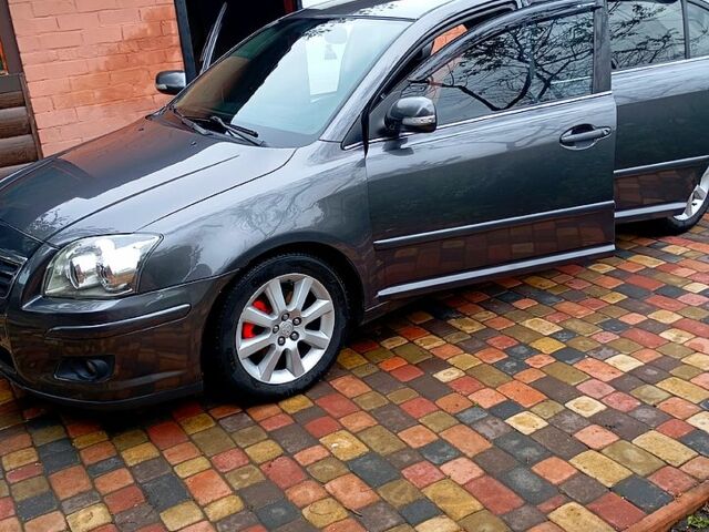Сірий Тойота Авенсіс, об'ємом двигуна 1.8 л та пробігом 220 тис. км за 7500 $, фото 3 на Automoto.ua