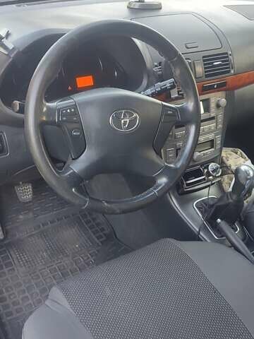 Серый Тойота Авенсис, объемом двигателя 1.8 л и пробегом 279 тыс. км за 6200 $, фото 1 на Automoto.ua