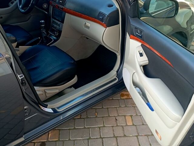 Сірий Тойота Авенсіс, об'ємом двигуна 2.2 л та пробігом 326 тис. км за 7200 $, фото 12 на Automoto.ua