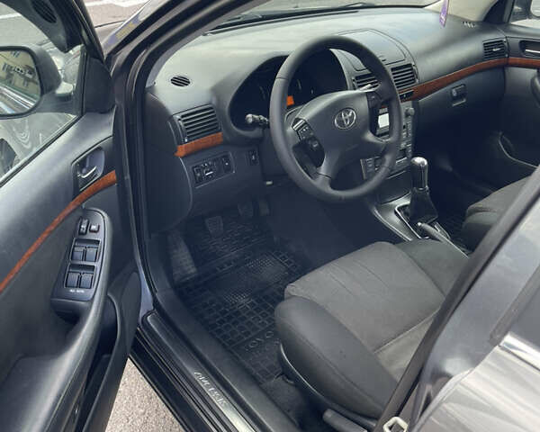 Серый Тойота Авенсис, объемом двигателя 1.8 л и пробегом 204 тыс. км за 6650 $, фото 10 на Automoto.ua