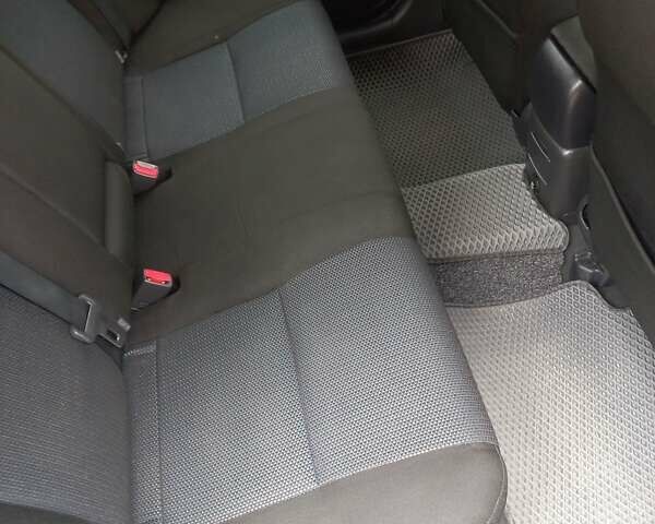 Сірий Тойота Авенсіс, об'ємом двигуна 1.79 л та пробігом 303 тис. км за 6500 $, фото 12 на Automoto.ua