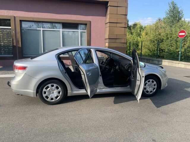 Серый Тойота Авенсис, объемом двигателя 1.8 л и пробегом 275 тыс. км за 7000 $, фото 13 на Automoto.ua