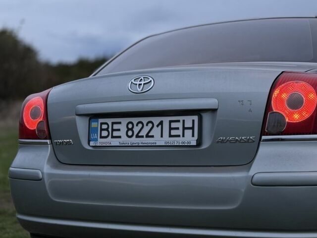 Серый Тойота Авенсис, объемом двигателя 2 л и пробегом 358 тыс. км за 7399 $, фото 3 на Automoto.ua