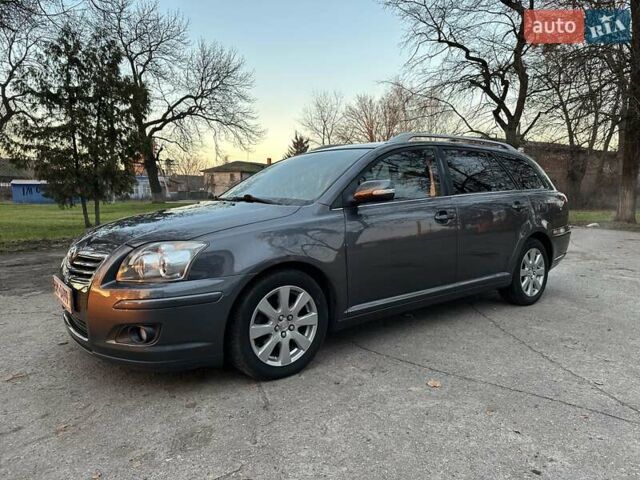 Серый Тойота Авенсис, объемом двигателя 1.8 л и пробегом 180 тыс. км за 8200 $, фото 3 на Automoto.ua