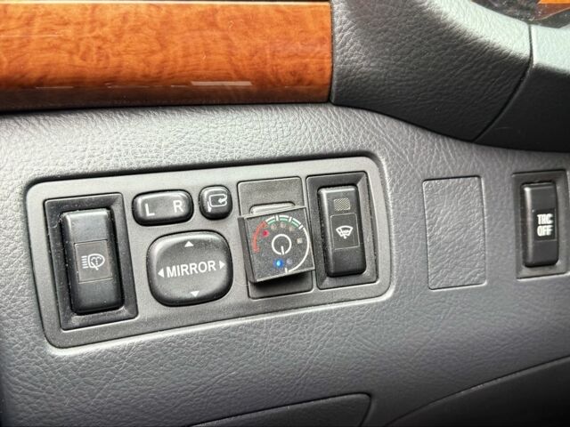 Серый Тойота Авенсис, объемом двигателя 1.8 л и пробегом 258 тыс. км за 6850 $, фото 9 на Automoto.ua