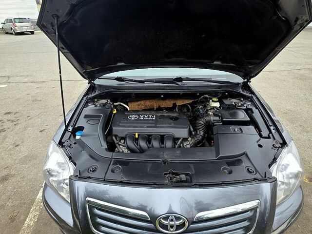 Серый Тойота Авенсис, объемом двигателя 1.8 л и пробегом 240 тыс. км за 8000 $, фото 4 на Automoto.ua