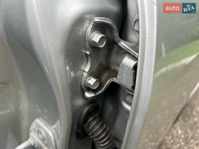 Серый Тойота Авенсис, объемом двигателя 1.8 л и пробегом 225 тыс. км за 7950 $, фото 50 на Automoto.ua