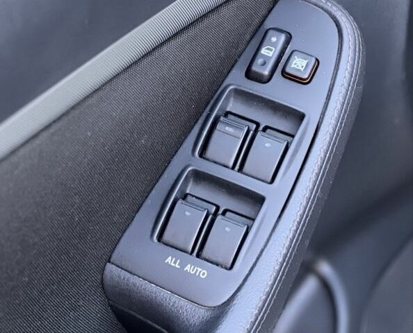 Серый Тойота Авенсис, объемом двигателя 1.8 л и пробегом 258 тыс. км за 6850 $, фото 8 на Automoto.ua