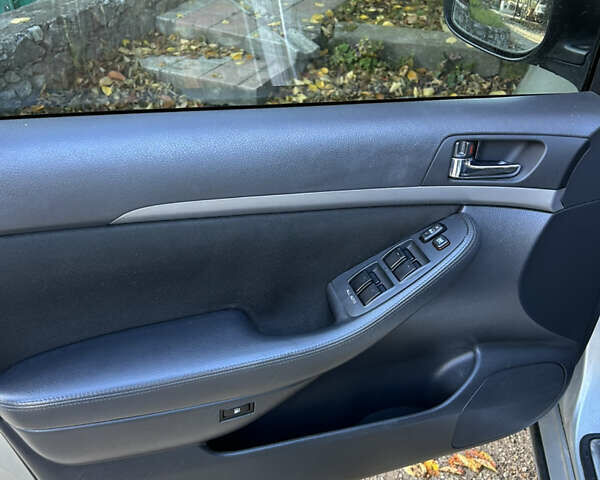 Серый Тойота Авенсис, объемом двигателя 2 л и пробегом 153 тыс. км за 8499 $, фото 18 на Automoto.ua