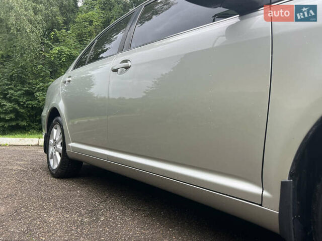 Серый Тойота Авенсис, объемом двигателя 1.8 л и пробегом 225 тыс. км за 7950 $, фото 23 на Automoto.ua