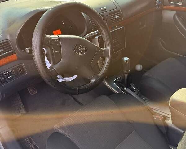 Серый Тойота Авенсис, объемом двигателя 1.8 л и пробегом 260 тыс. км за 6300 $, фото 11 на Automoto.ua
