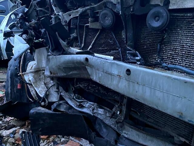 Серый Тойота Авенсис, объемом двигателя 1.8 л и пробегом 210 тыс. км за 2200 $, фото 9 на Automoto.ua