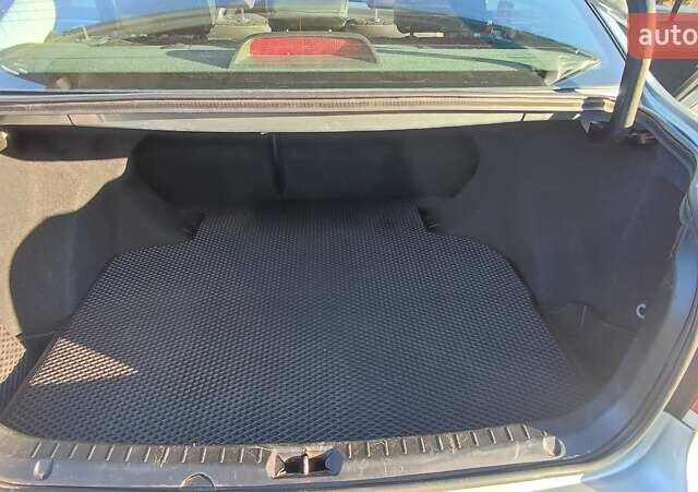 Сірий Тойота Авенсіс, об'ємом двигуна 1.8 л та пробігом 286 тис. км за 7000 $, фото 7 на Automoto.ua