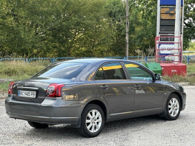 Серый Тойота Авенсис, объемом двигателя 2 л и пробегом 210 тыс. км за 6600 $, фото 6 на Automoto.ua