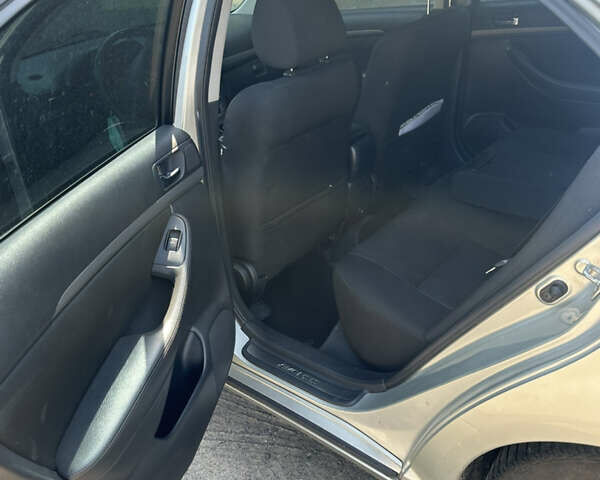 Серый Тойота Авенсис, объемом двигателя 1.79 л и пробегом 256 тыс. км за 7300 $, фото 8 на Automoto.ua