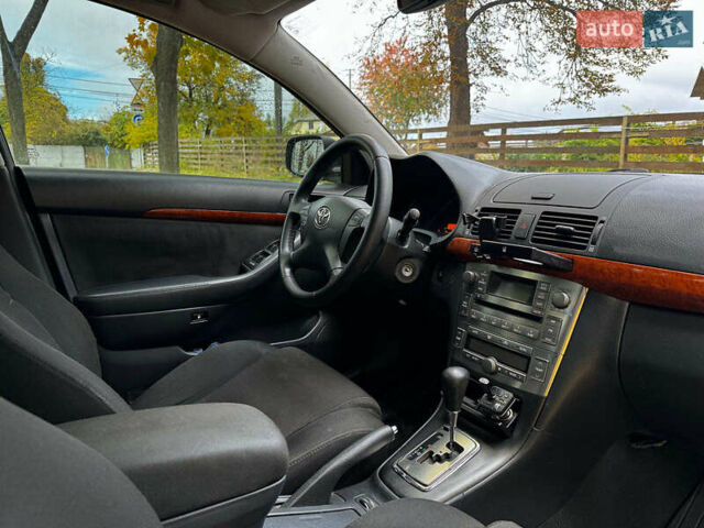 Серый Тойота Авенсис, объемом двигателя 2 л и пробегом 127 тыс. км за 7490 $, фото 22 на Automoto.ua