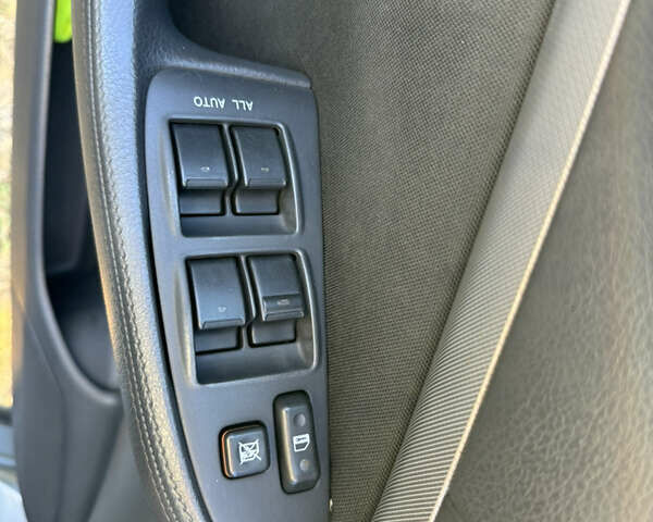 Серый Тойота Авенсис, объемом двигателя 1.79 л и пробегом 225 тыс. км за 7500 $, фото 6 на Automoto.ua