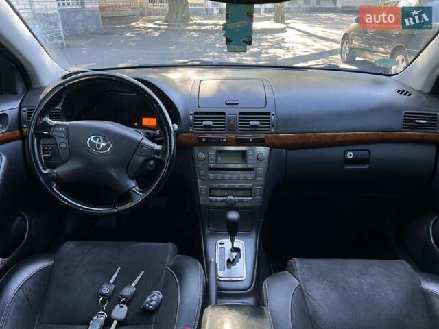 Серый Тойота Авенсис, объемом двигателя 1.79 л и пробегом 239 тыс. км за 6800 $, фото 10 на Automoto.ua